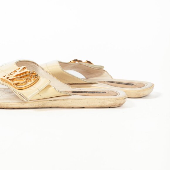 Louis Vuitton Zoé Blanc Patent-Leather LV Flat Thong Sandals - Picture 8 of 10